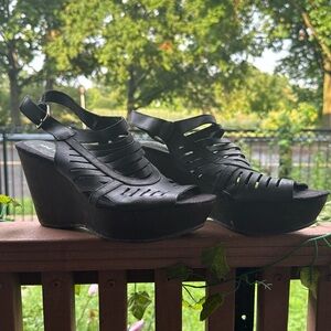 Nine West vented wedge sandal